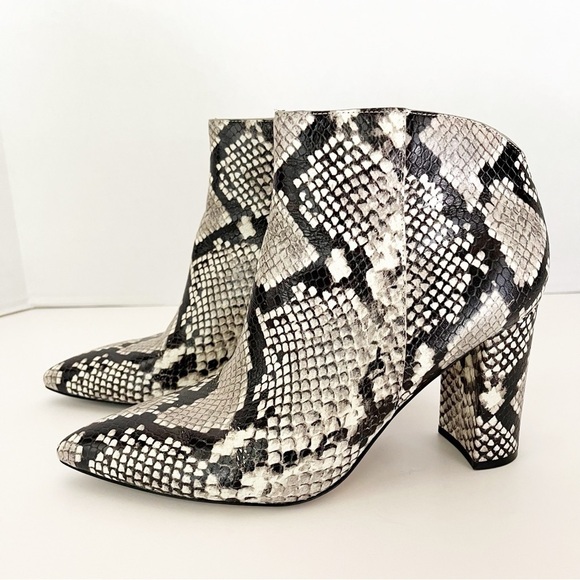 Marc Fisher Ltd Unno Bootie Women's Size 9.5M Black Snake Print Leather Zip Heel - Picture 8 of 10